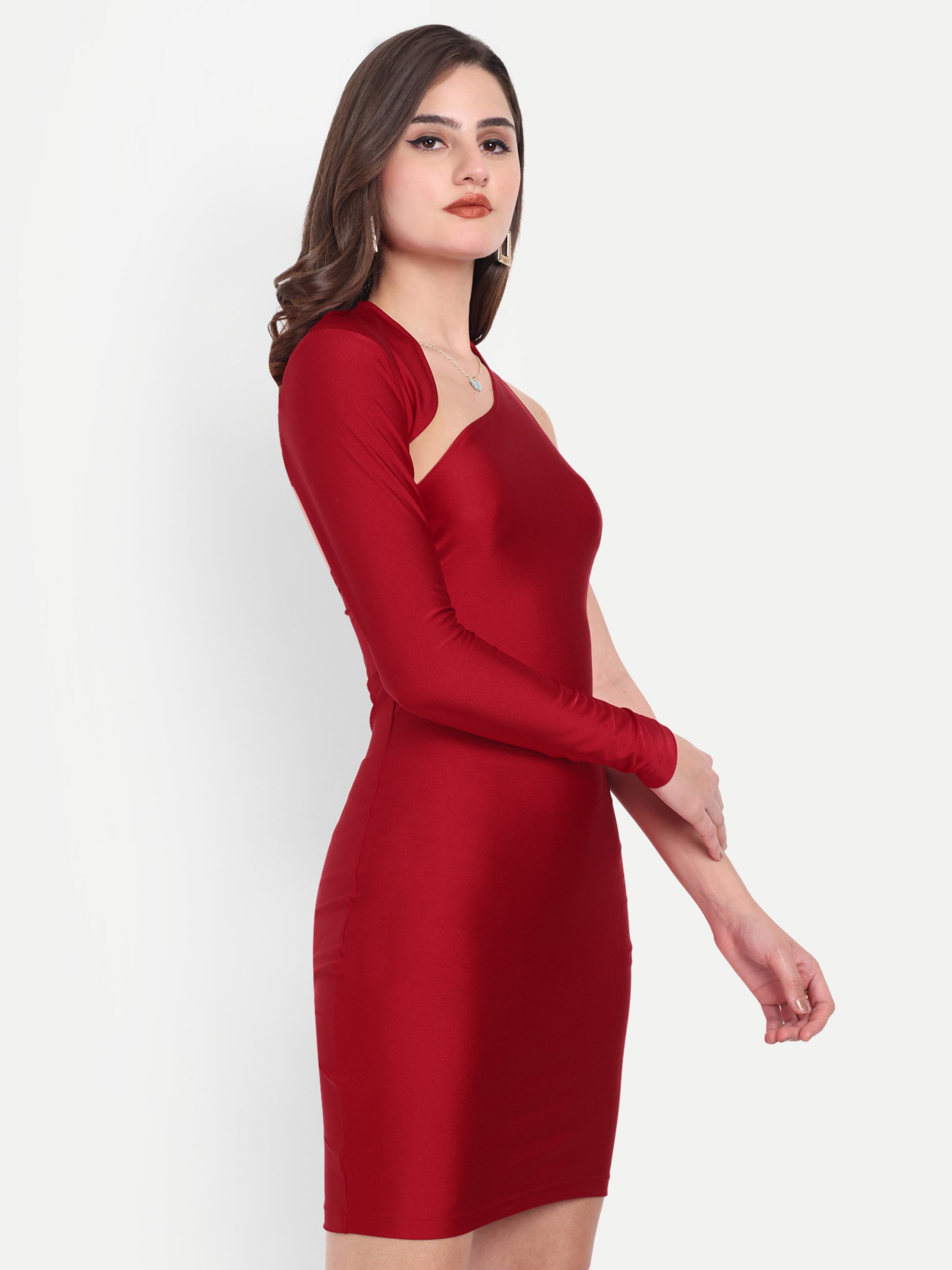 Scarlet edge on shoulder dress